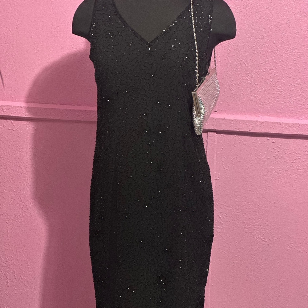 Elegant Black Sleeveless Dress